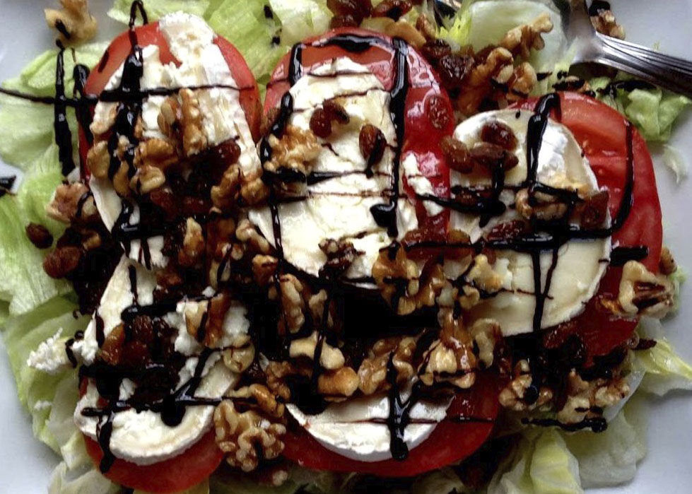 ENSALADA DE QUESO DE CABRA Y FRUTOS SECOS