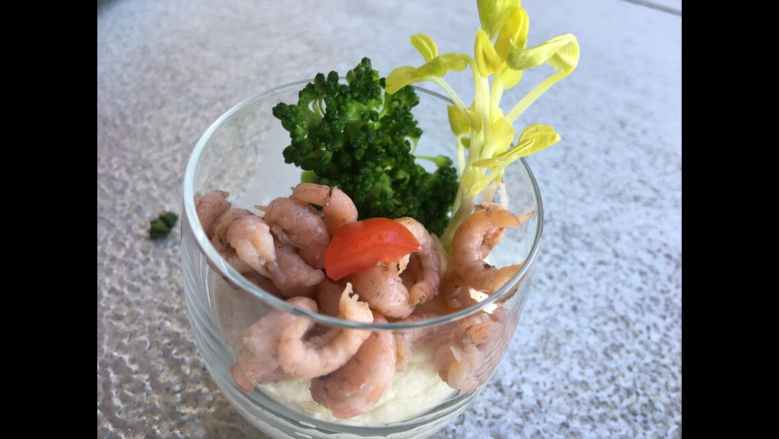 Receptiehapje/Glaasje grijze garnaalcocktail