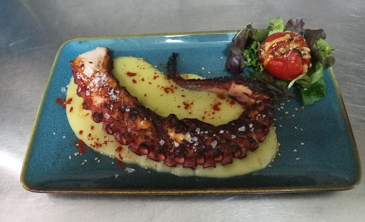 PULPO A LA BRASA DE LEÑA 