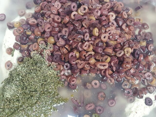 Mélange Garrigue : olives, thym, huile d'olive