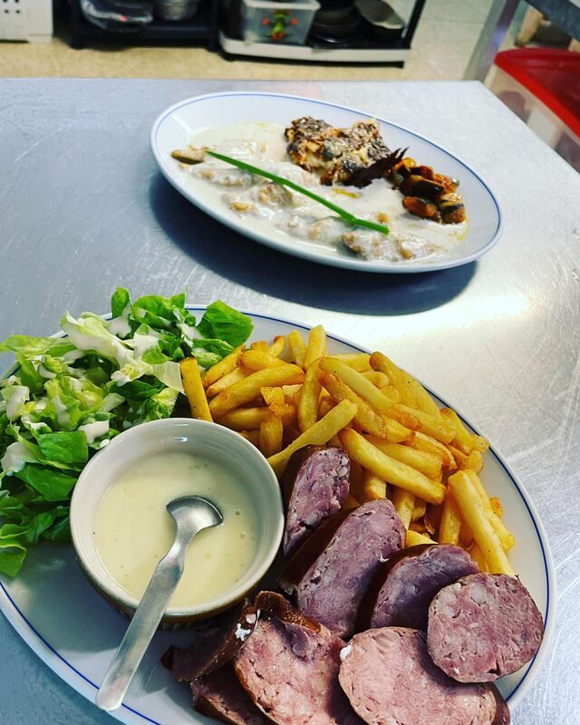 Assiette franc comtoise, perche au vin jaune