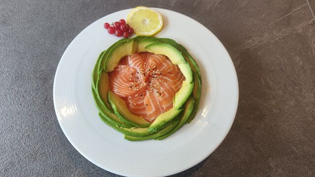 Chirashi Saumon avocat .