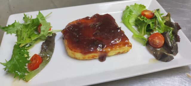 QUESO TEMPLADO CON MERMELADA DE HIJOS
