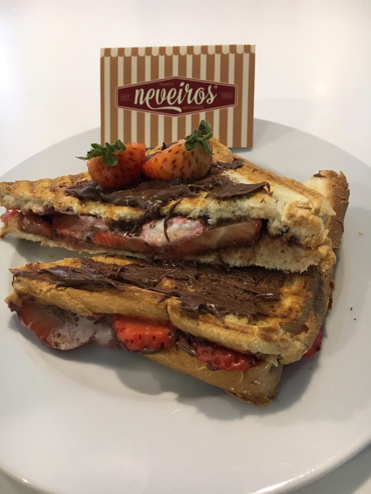 Tosta nutella, morango & marshmallow