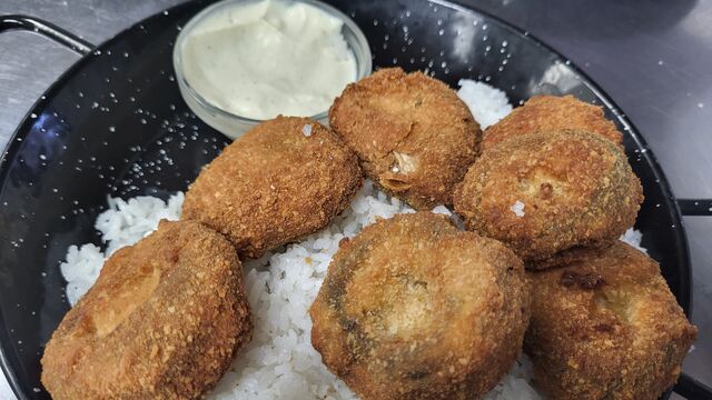 Rántott gomba, rizs, tartármártás