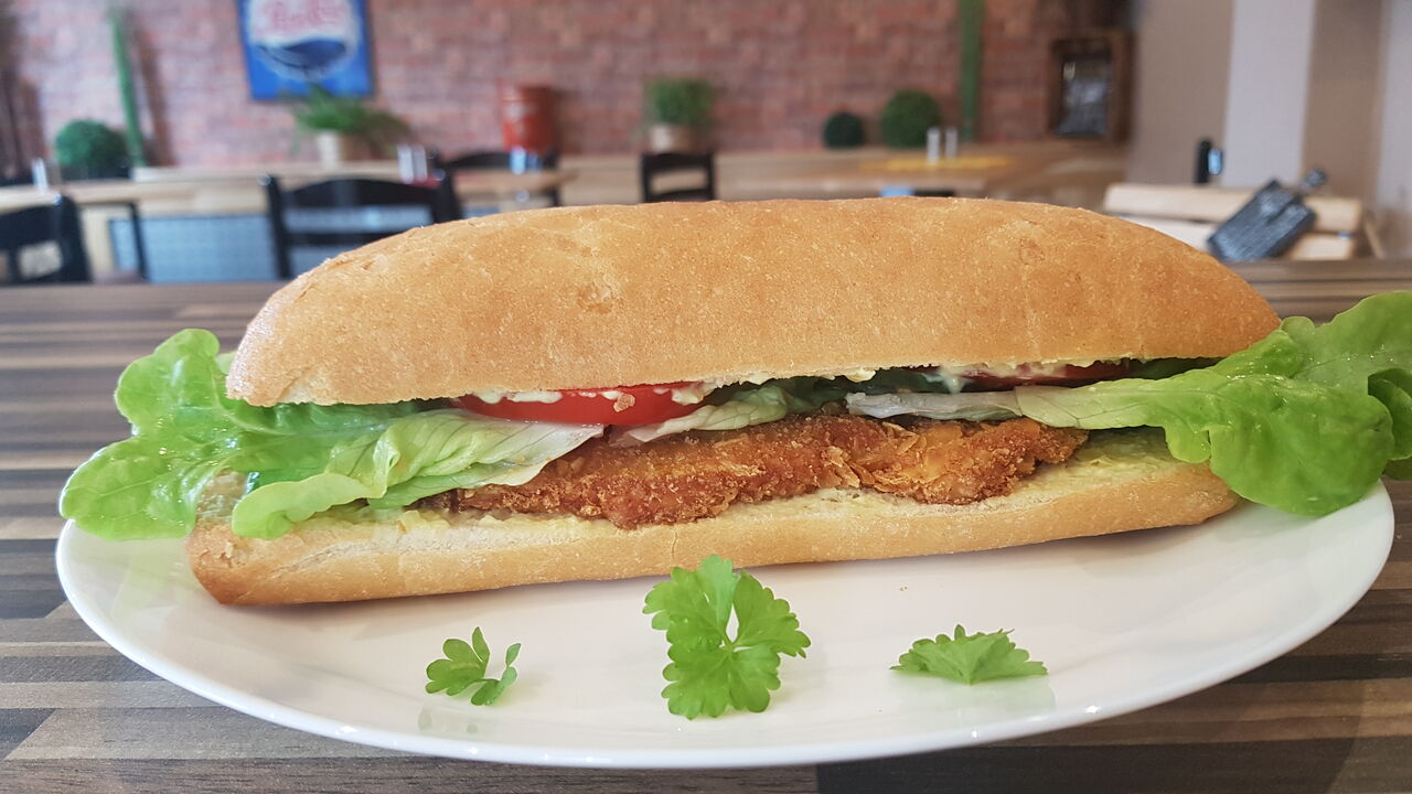 Schnitzel Sandwich
Knusprig, frisch aus Hänchen 