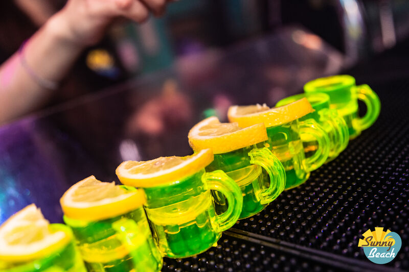 10x Tequila shots=13€