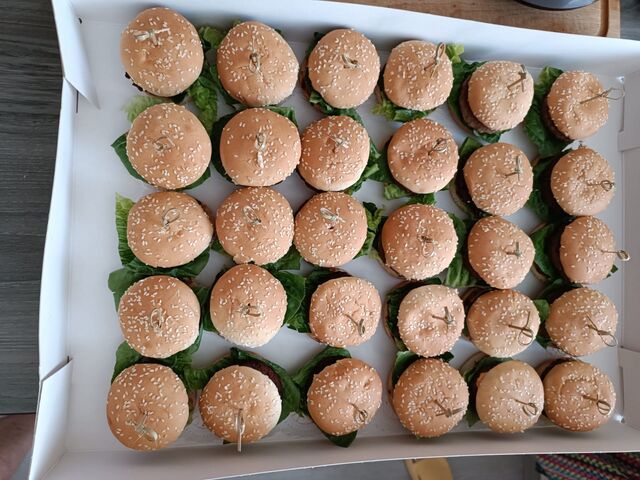 Mini Hamburger und Mini Cheeseburger