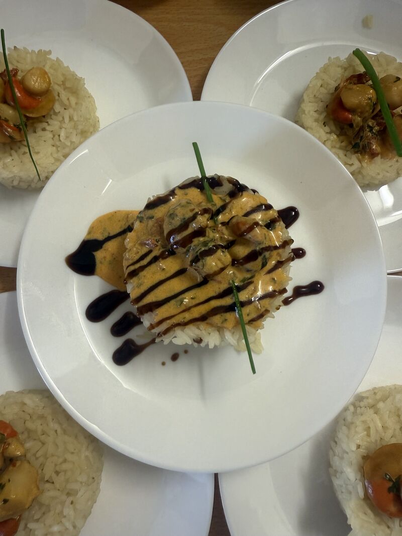 Risotto crémeux, Noix de St Jacques au Chorizo Crispy Sauce nacrée 