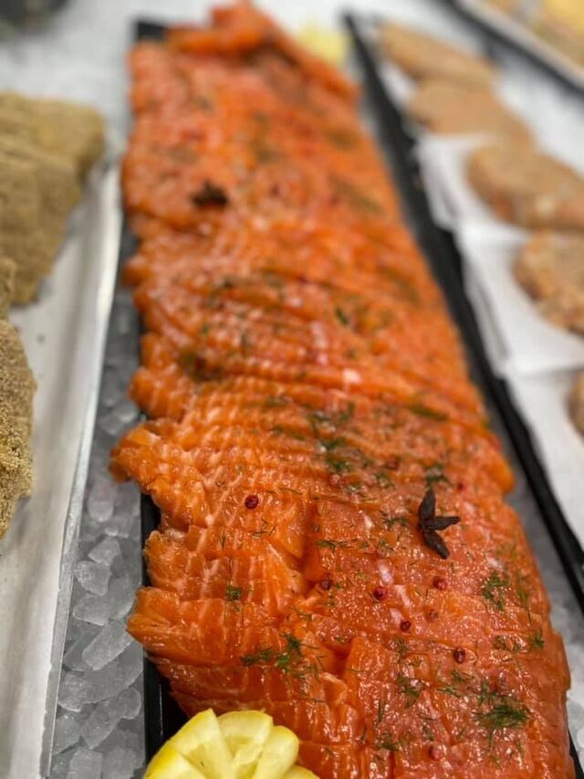 Saumon gravlax en buffet