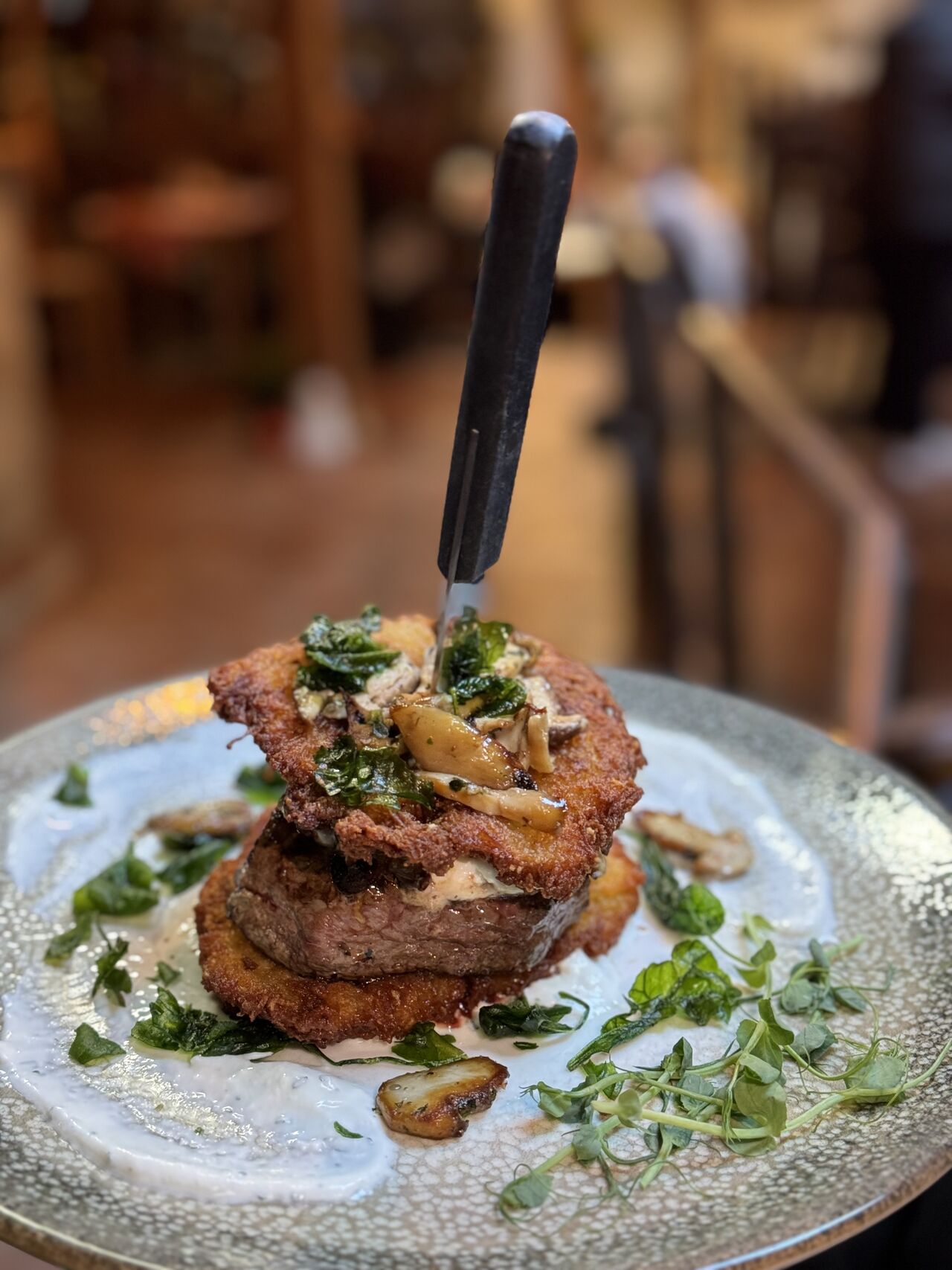 🍖 Dania Główne – Mięsa, Ryby i Regionalne Specjały