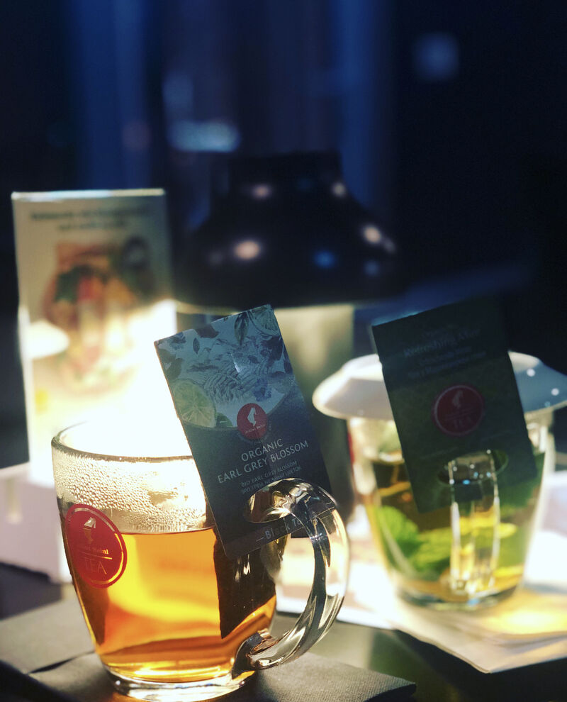 Gerade in der kalten Jahreszeit wird gerne Tee getrunken. Ein heißer Tee löscht nicht nur den Durst, es wärmt zugleich. 