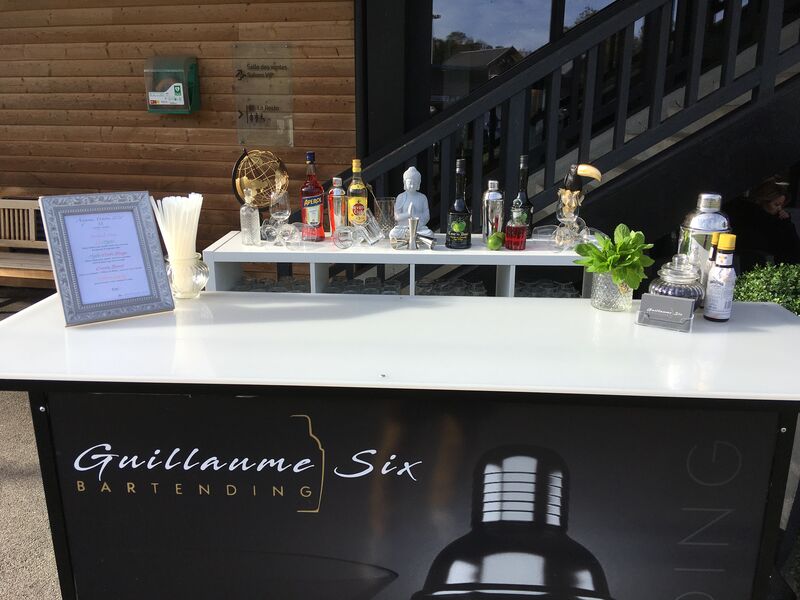 Bar à Cocktails sur le site d'Arqana Deauville durant les ventes, depuis 2018.
Any Time Any Where but Cocktails !