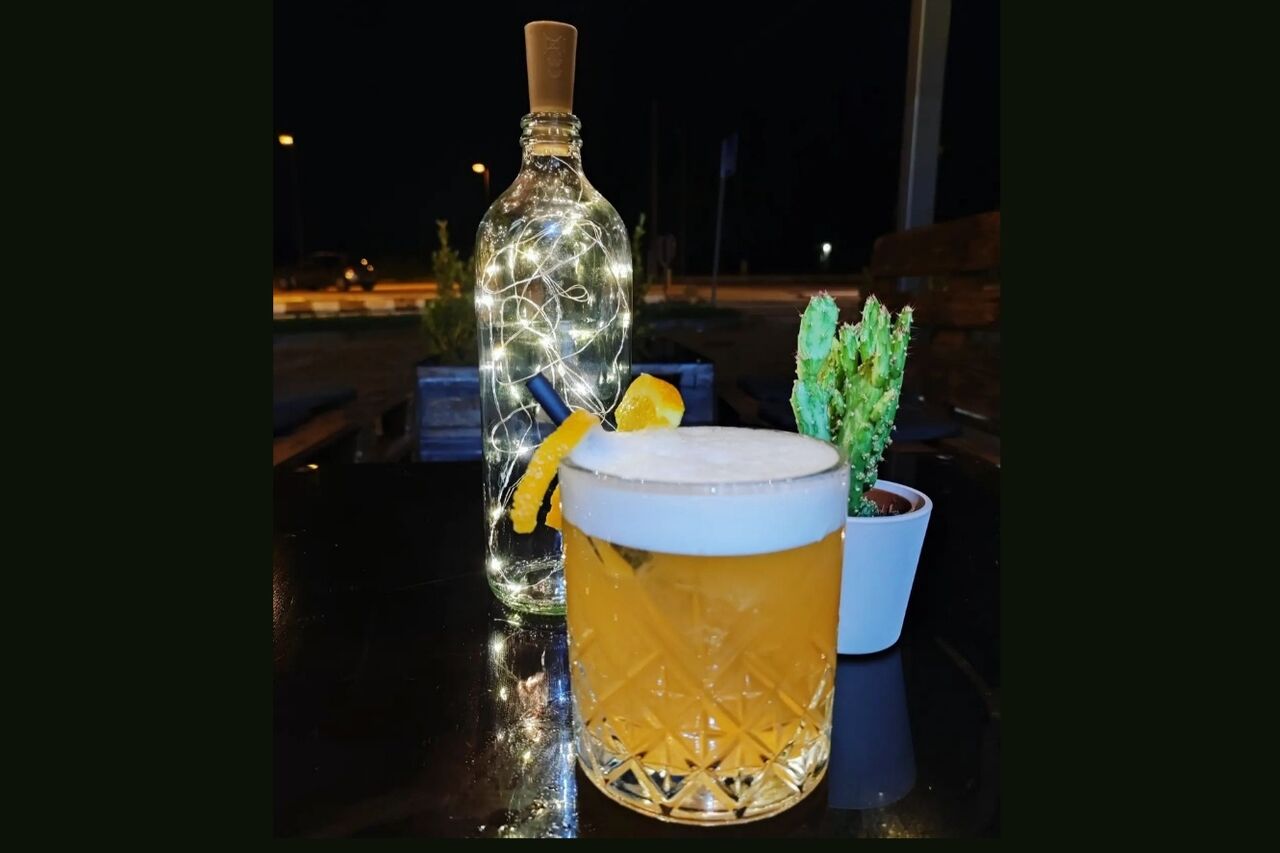 BEER, WINE, COCKTAILS!