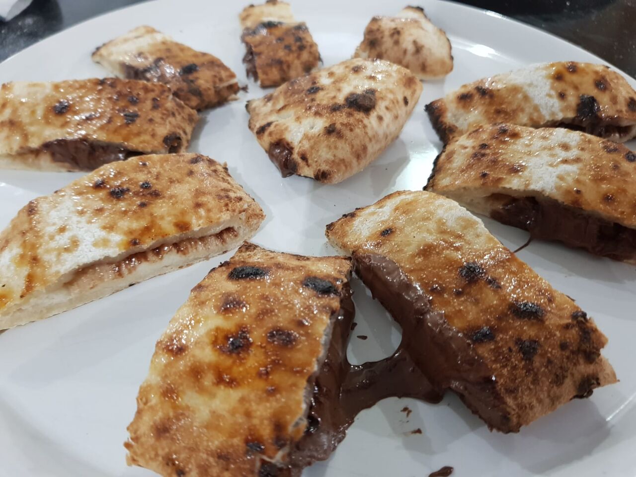 Pizza dolce con nutella