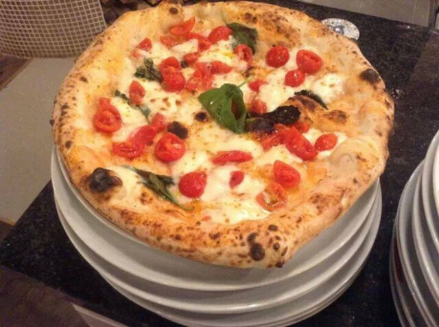 La DOC
fior di latte ,pomodorini piccadilly,basilico