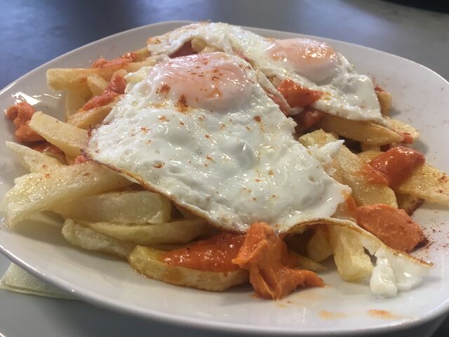 Huevos rotos! un plato de picar que todos quieren,