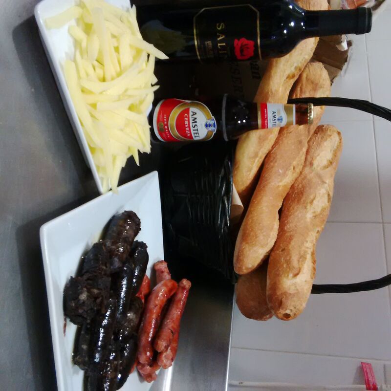 Esmorzaret típicamente valenciano.