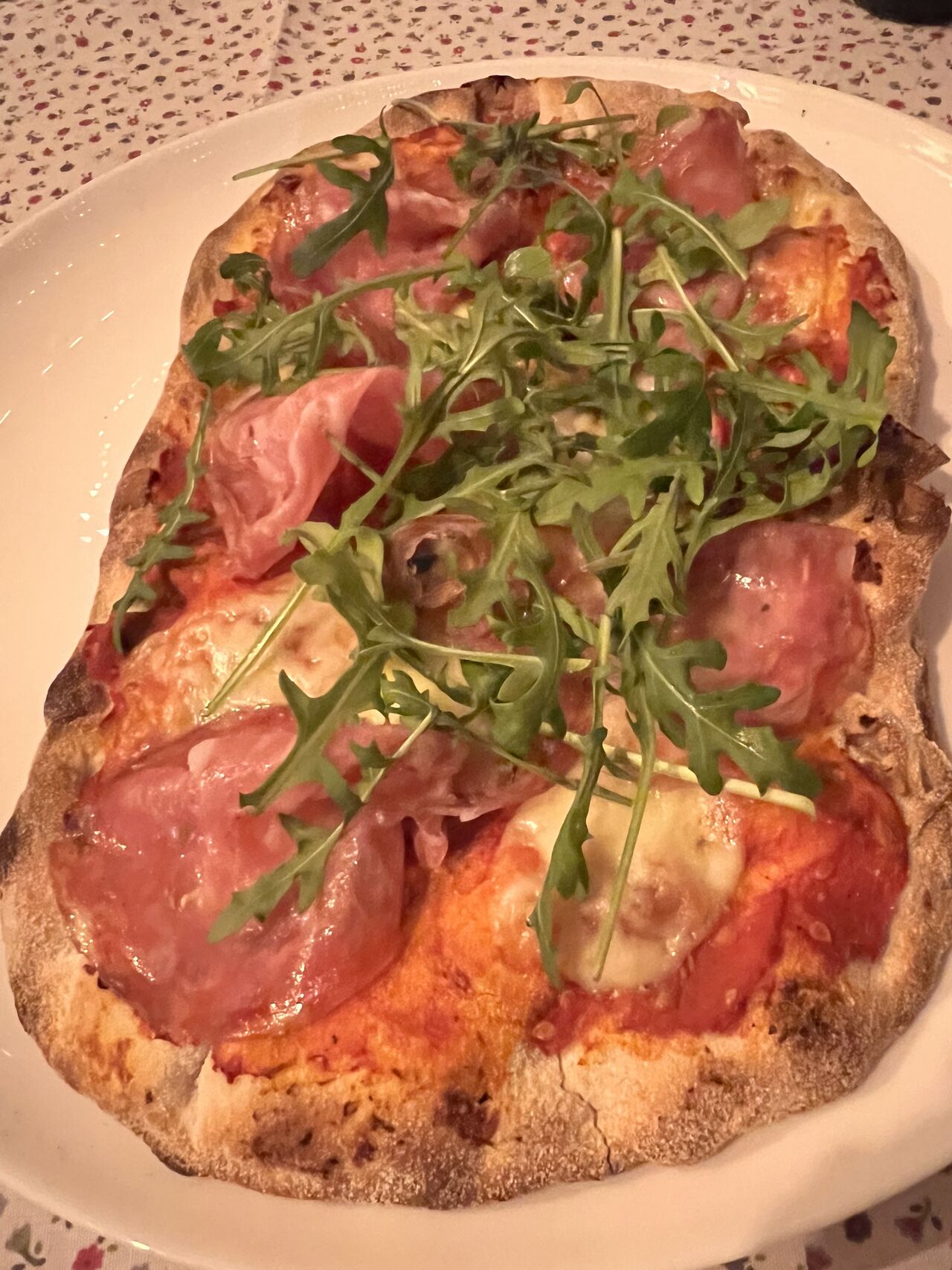 Pinsa mit ital. Salami 