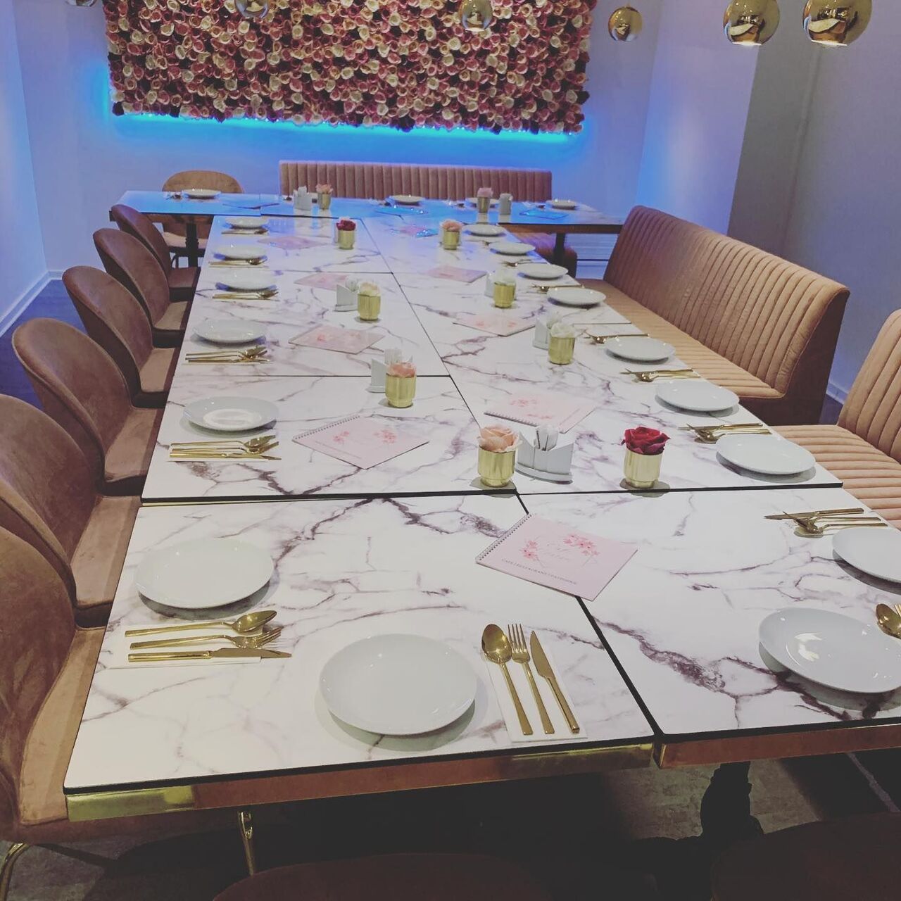 Firmenfeiern bis zu 60 Personen bei uns in der oberen Etage 