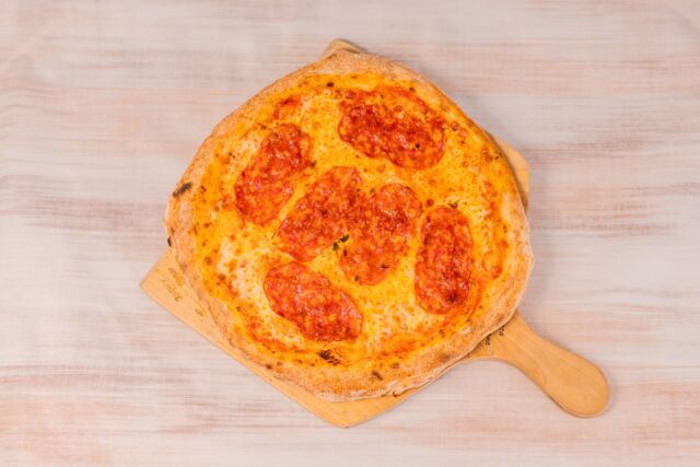 Szalámis pizza (32cm)