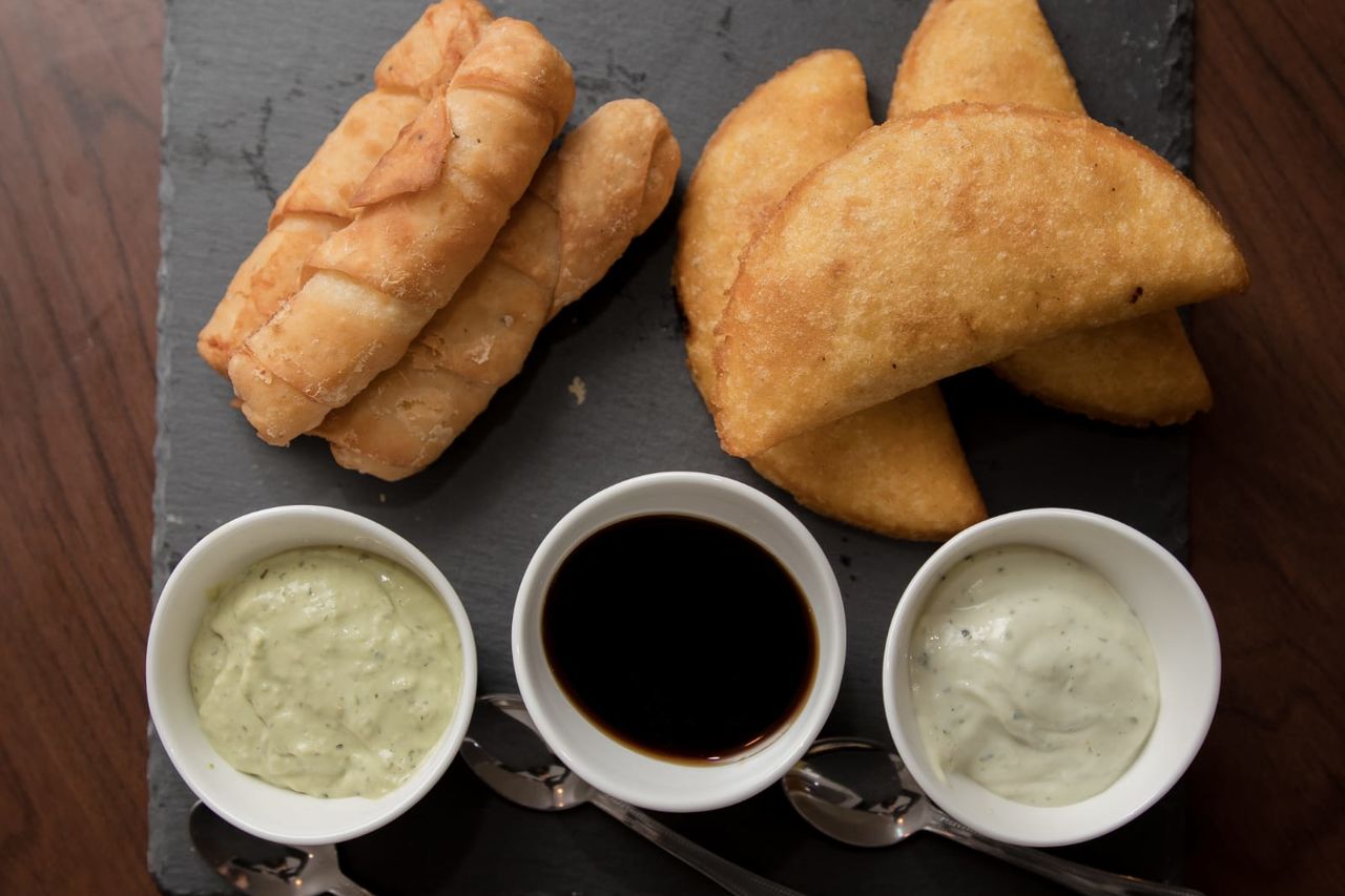 TEQUEÑOS Y EMPANADAS