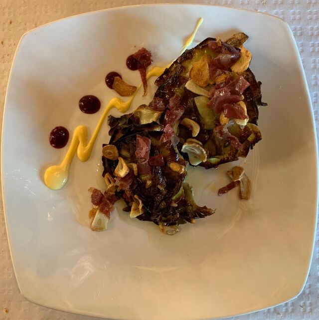 Alcachofas naturales con ajito y jamón iberico