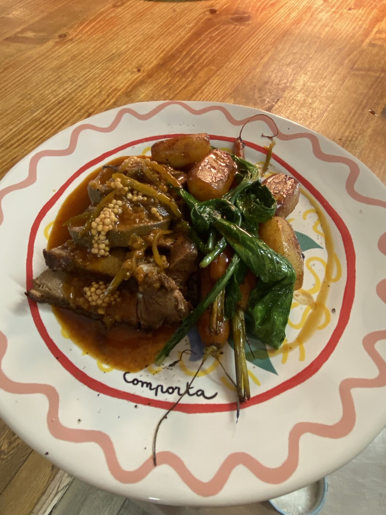 Langue de boeuf sauce piquante, pommes de terre grenailles