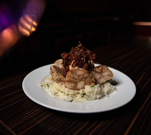 Špekové knedlíky se zelím 