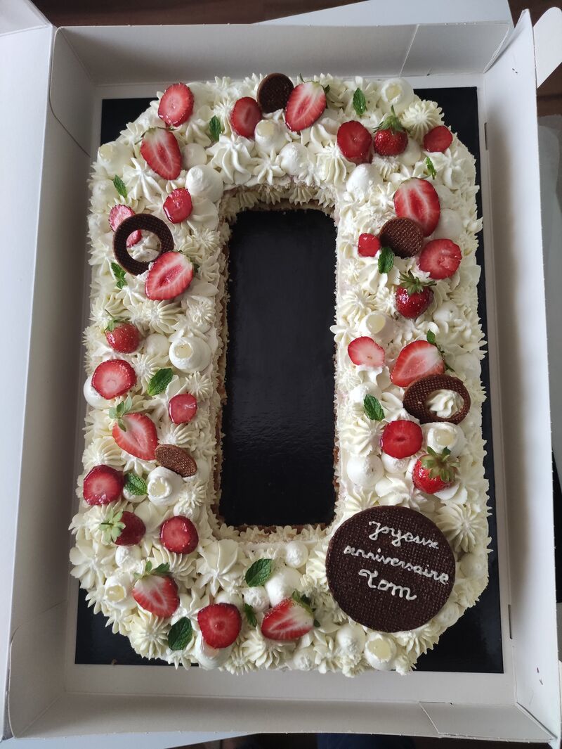 Number cake fraisier