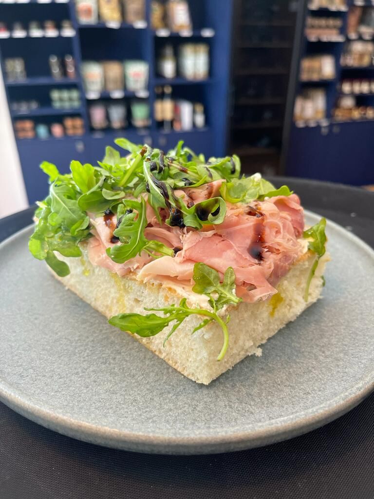 Focaccia Truffe et chiffonnade de jambon