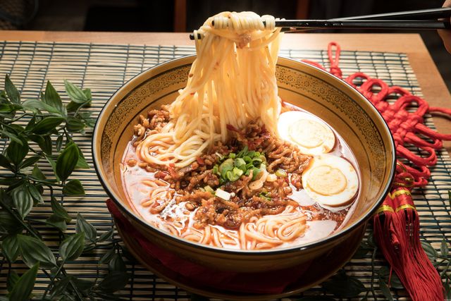 Spicy chicken noodles