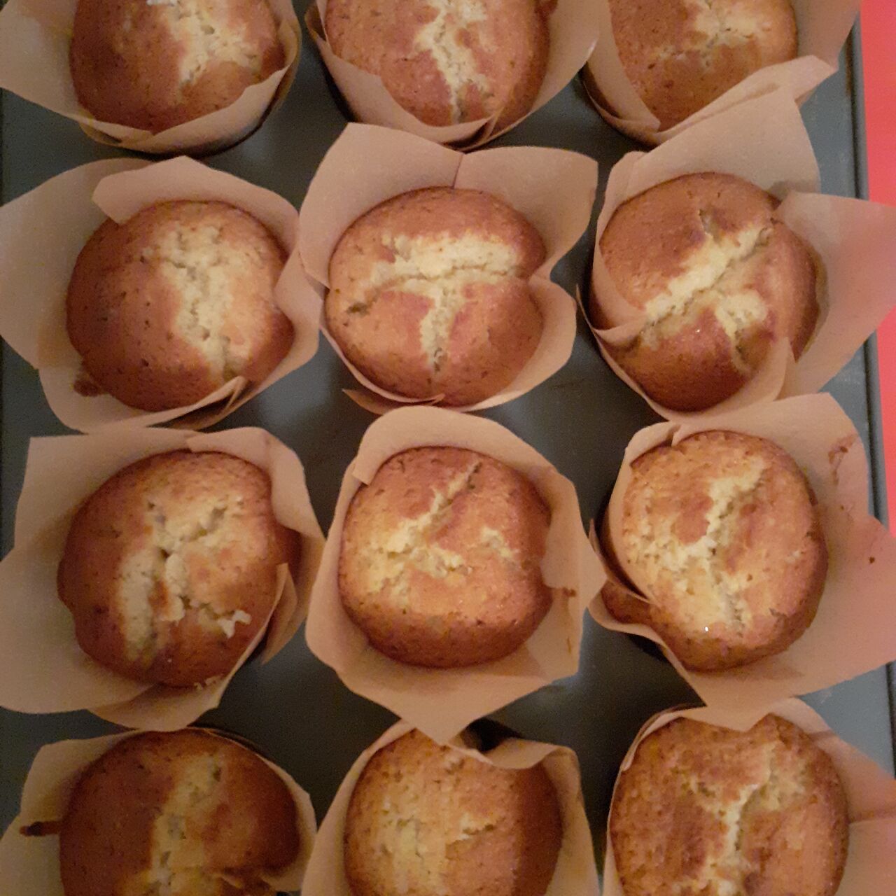 Petits muffins coco. Un régal. Ce moelleux... Vite un petit café ou une bonne infusion !