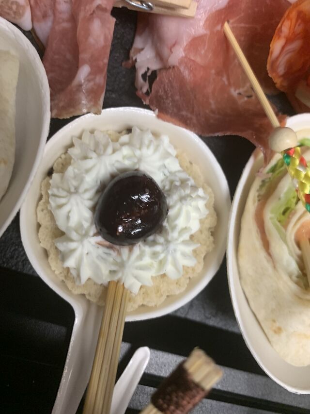 Toast Chevre frais amarena