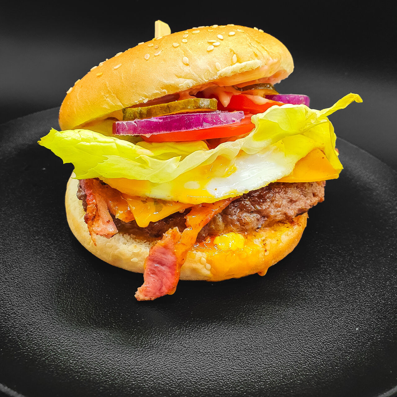 CHEESEBURGER DE VITA CU BACON SI OU