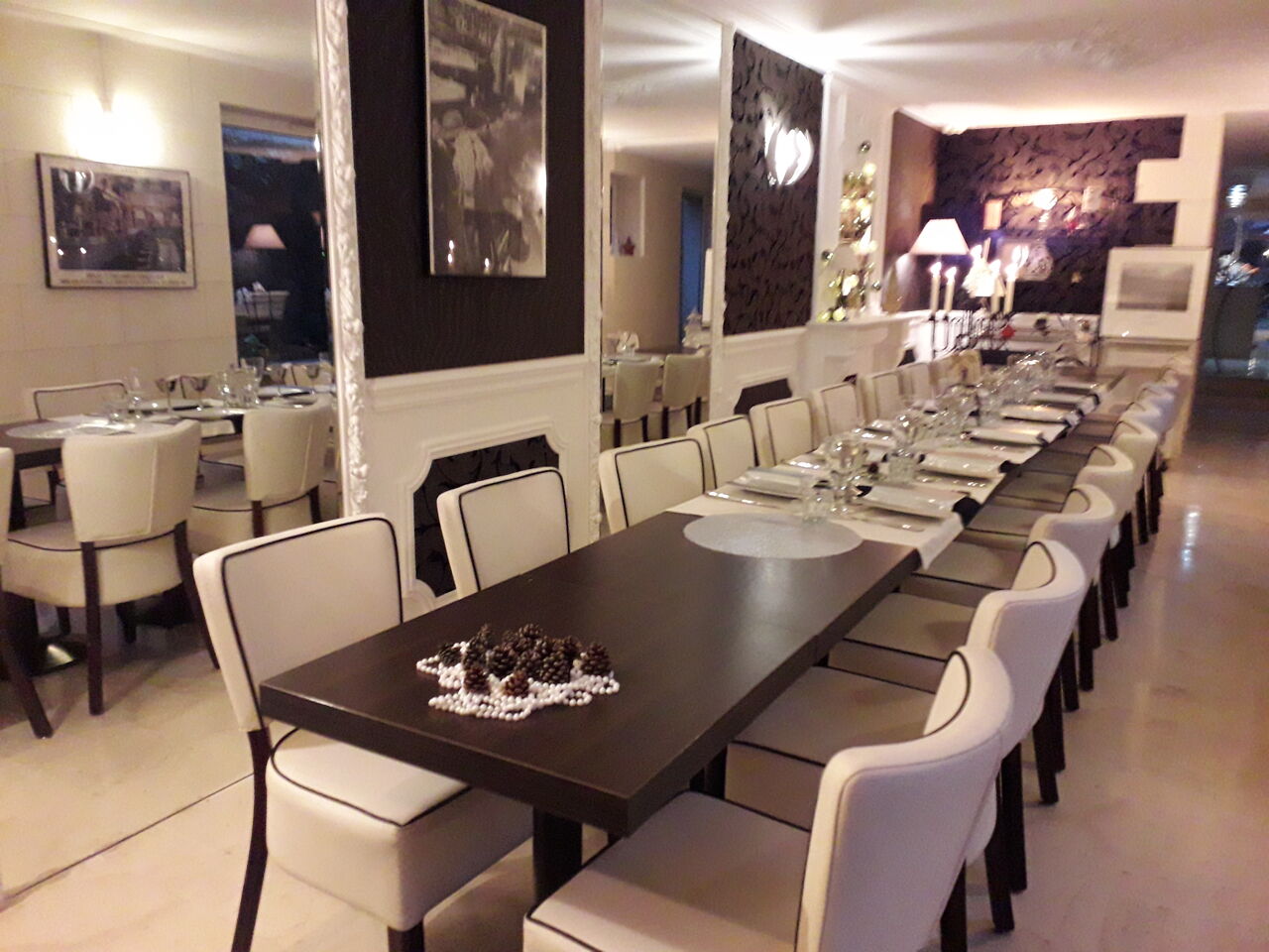 Pour y manger, se réunir, se réjouir, se divertir et échanger