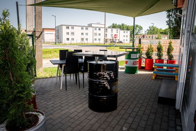 Az Euroservice-Plus gázautó szerviz udvarában, a Készenléti Rendőrséggel szemben.