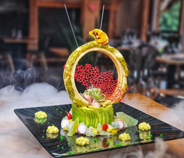 Poulpe mariné, tartare de gambas grise et mangue