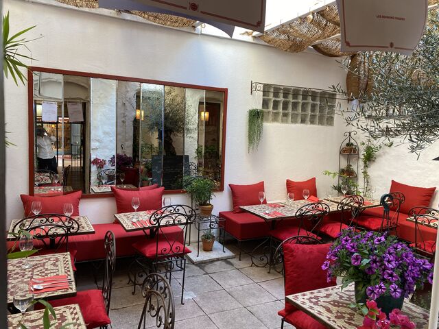 Terrasse à l’intérieur.