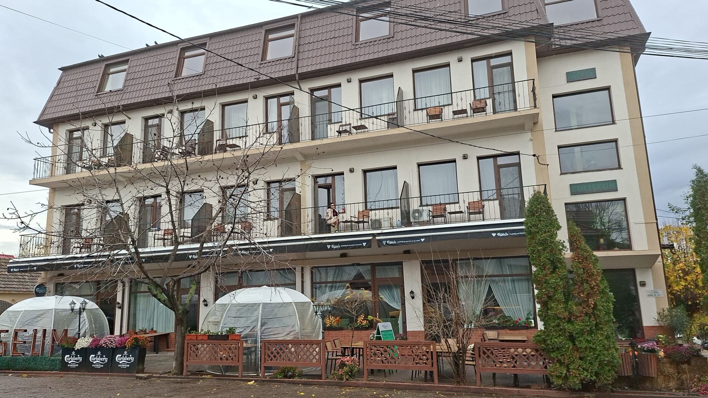 🏨 Capacitate și Tipuri de Camere