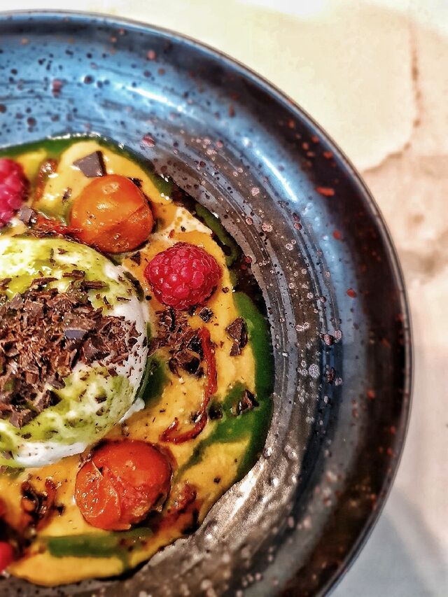 Straciatella, Tomates Confitados, Crema de Maíz Dulce...