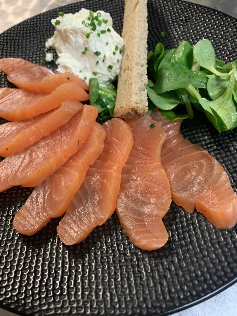 Le Saumon Fumé Maison et Crème de Yuzu
