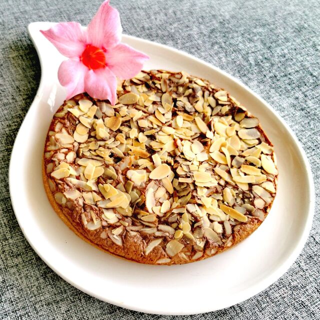 DESSERT : Gâteau amandes et fleurs d' oranger