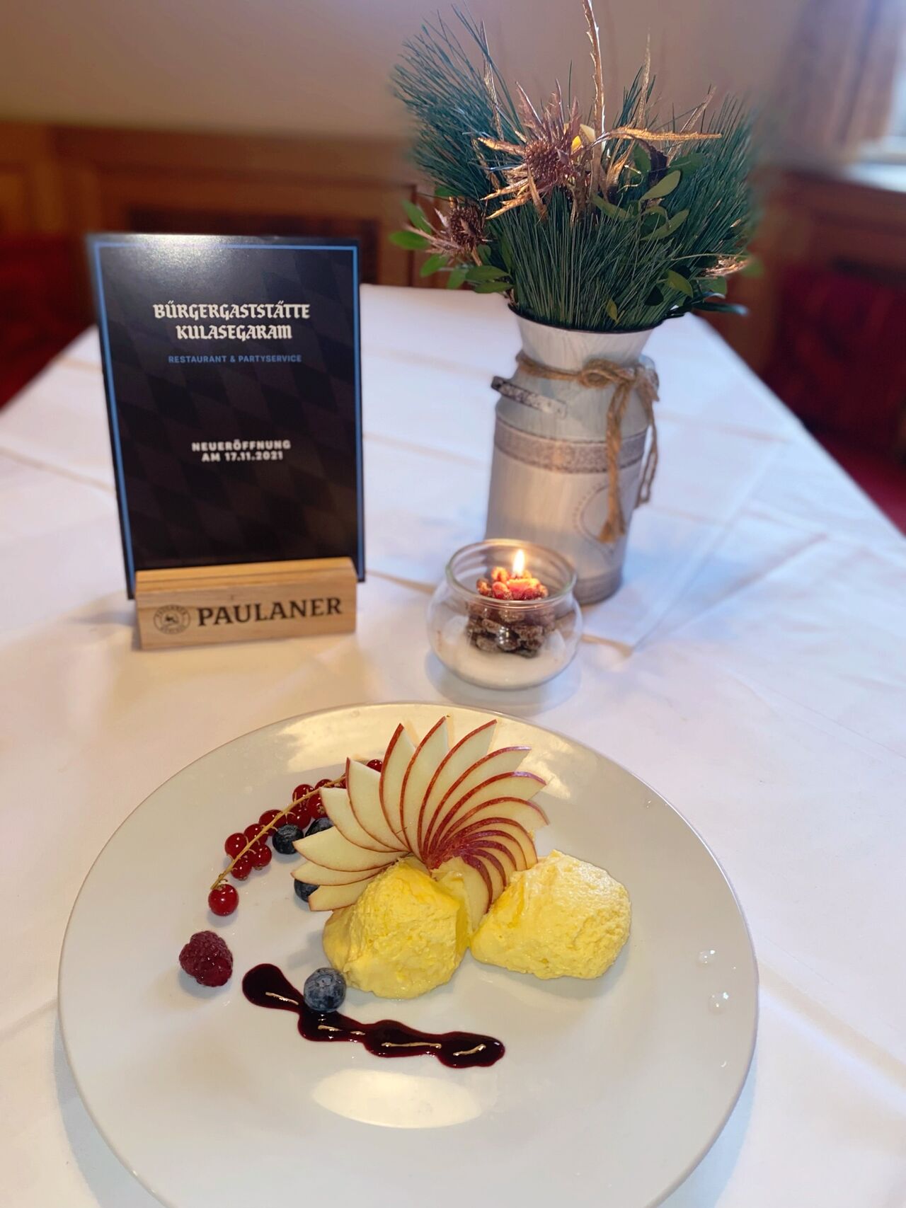 Mango Mousse mit Joghurt Zimsauce 