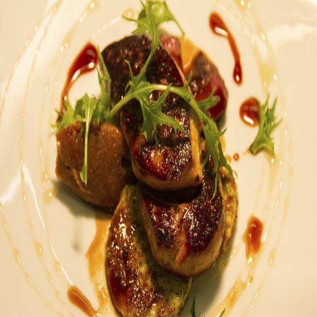 FOIE-GRAS POELE AUX POIRES FLAMBE COGNAC