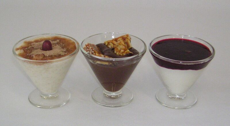 Milchreis
Schokodessert mit Mandelkrokant
Ricotta-Limonencreme mit Waldfruchtcoulis 