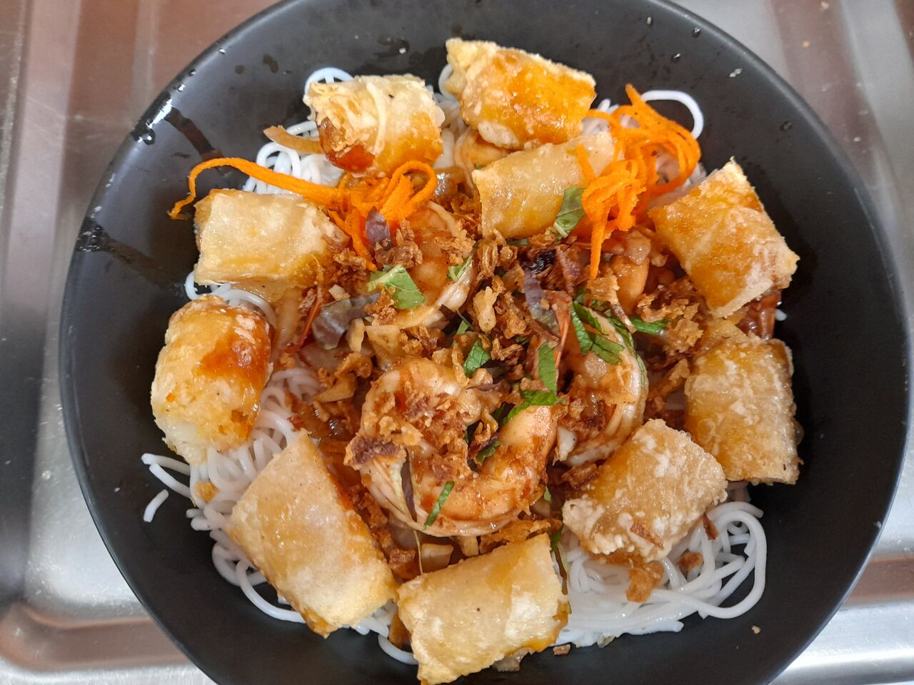 BUN BO TOM NEM Vermicelle de Riz Boeuf et Crevettes 4 NEMs