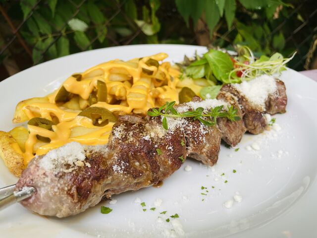 Hovězí špíz s parmezánem