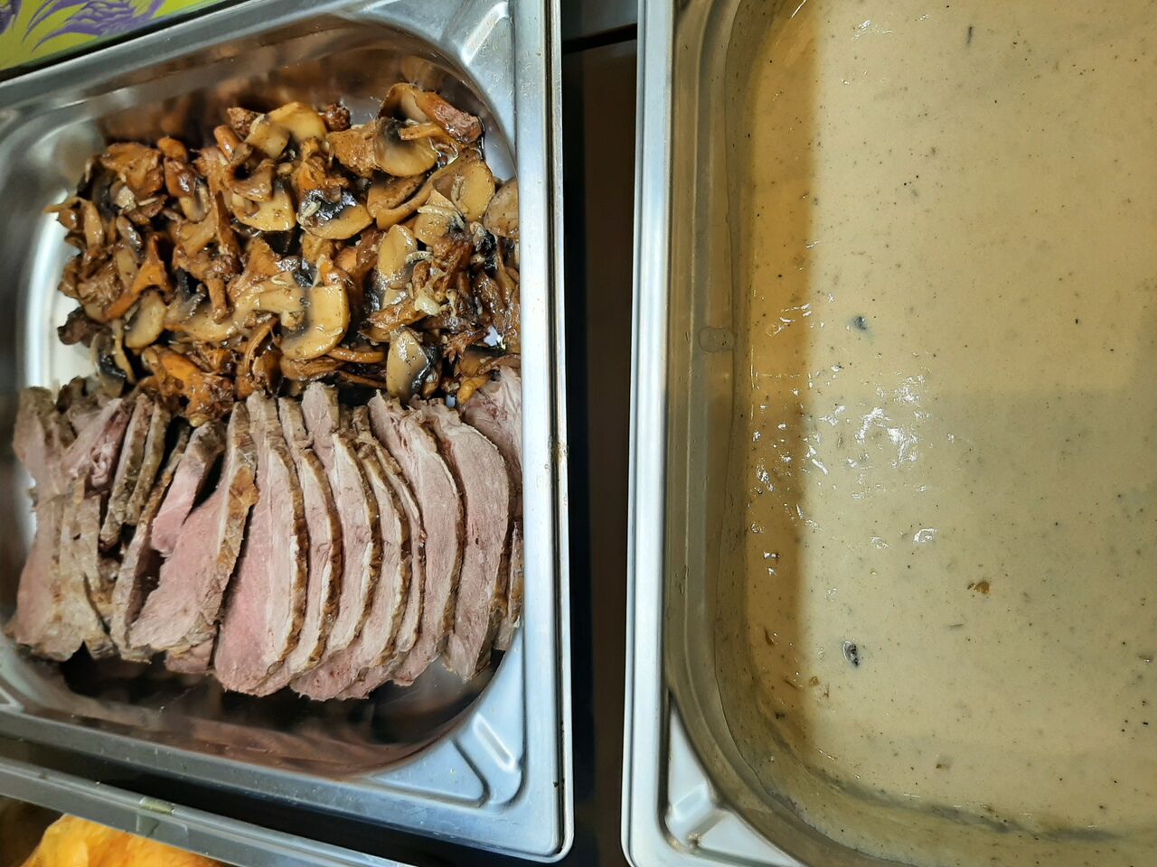 Gigot d'agneau aux girolles 