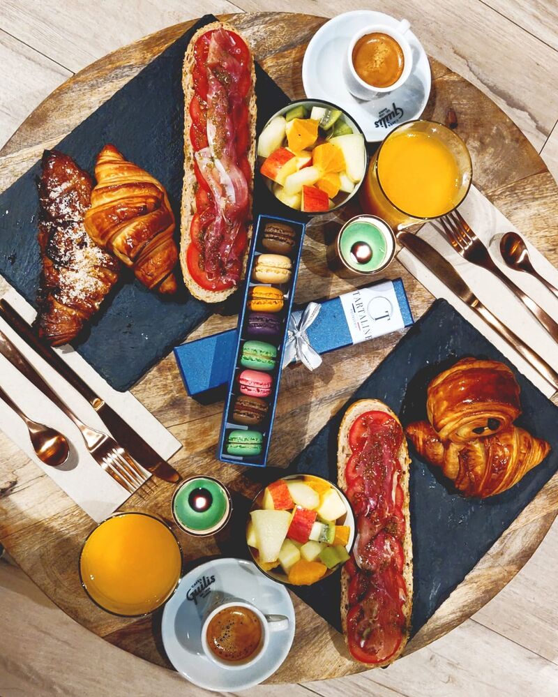 Desayunos a domicilio
Ofrecemos un servicio de desayunos a domicilio de lunes a domingo de 8.00 a 12.00.
Consulta nuestra carta